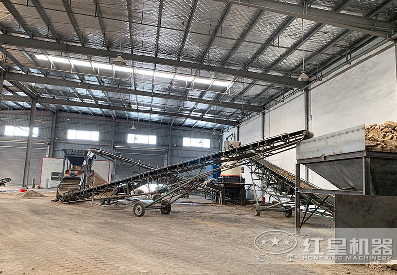 紅星立式復(fù)合破碎機(jī)現(xiàn)場(chǎng)實(shí)拍 紅星立式復(fù)合破碎機(jī)現(xiàn)場(chǎng)實(shí)拍