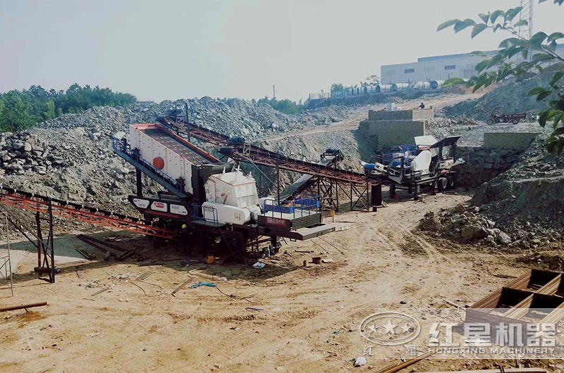 移動式機(jī)制砂石生產(chǎn)現(xiàn)場 移動式機(jī)制砂石生產(chǎn)現(xiàn)場