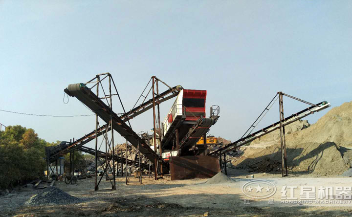 山東用戶移動制砂機生產現(xiàn)場